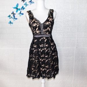 Romeo + Juliet Couture black lace dress